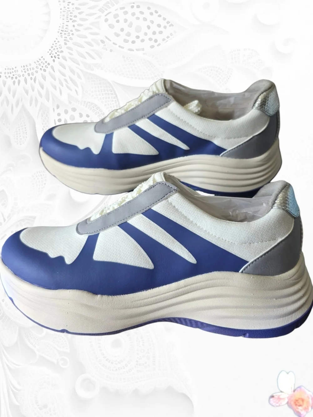 BZees Impulse Blue Slip On Comfort Sneakers Women's 9.5M NIB
